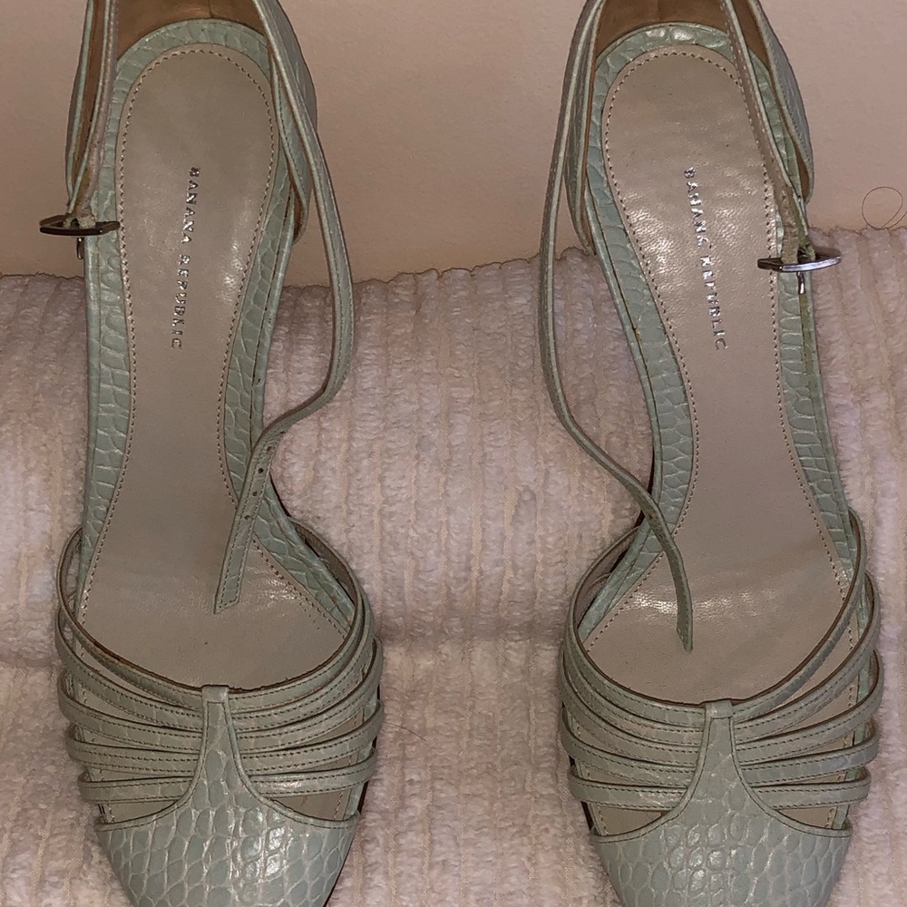 Banana Republic  Aqua blue high heels